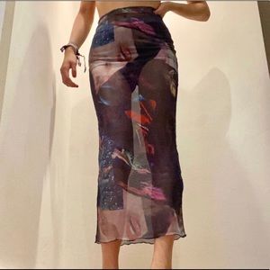 Graphic print mesh skirt